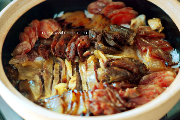 Cooking Lap Mei Fan (臘味飯 Chinese Preserved Meat Claypot Rice)